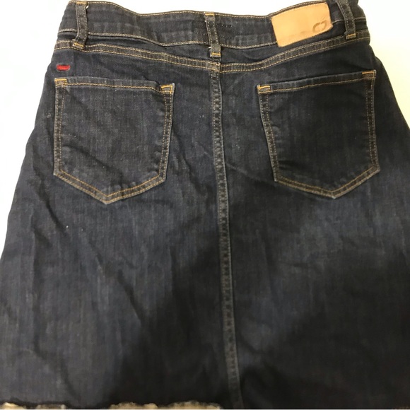 Woman’s Cute Demin Jean Skirt - Picture 2 of 3